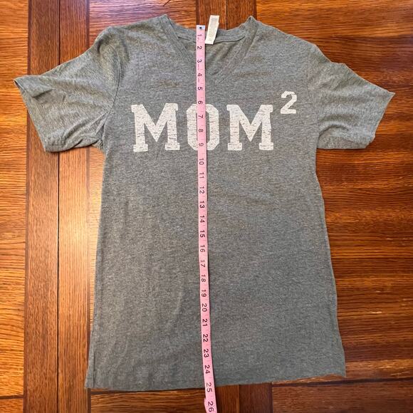 Mom Squared Mom of 2 Fitted Gray Short Sleeve Top V Neck T-Shirt Small - Picture 7 of 8